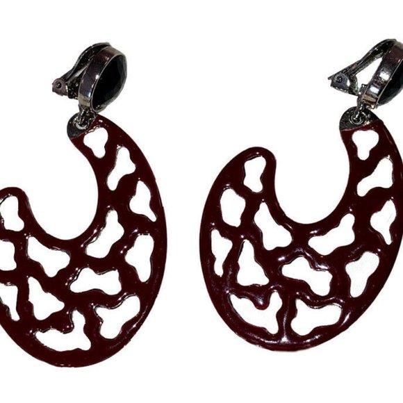 Oscar de la Renta Pink Enamel Cut Out Drop Hoop Earrings